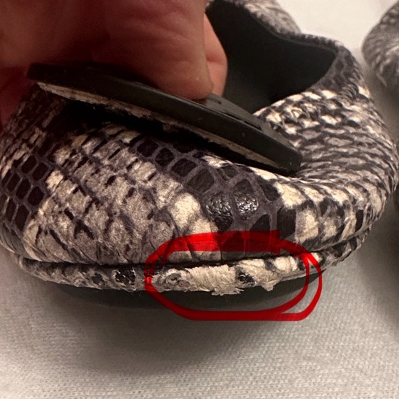 Tory Burch Black & Cream Snake Pattern Ballet Flats Roccia Snake Python Womens 6 - Picture 14 of 15